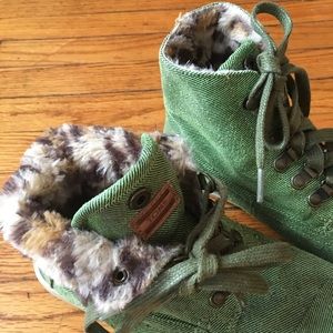 TOMS Green Ankle Boots / Booties
